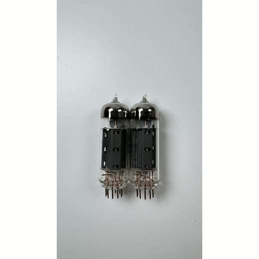 Подобранная пара EL84, ракурс 1